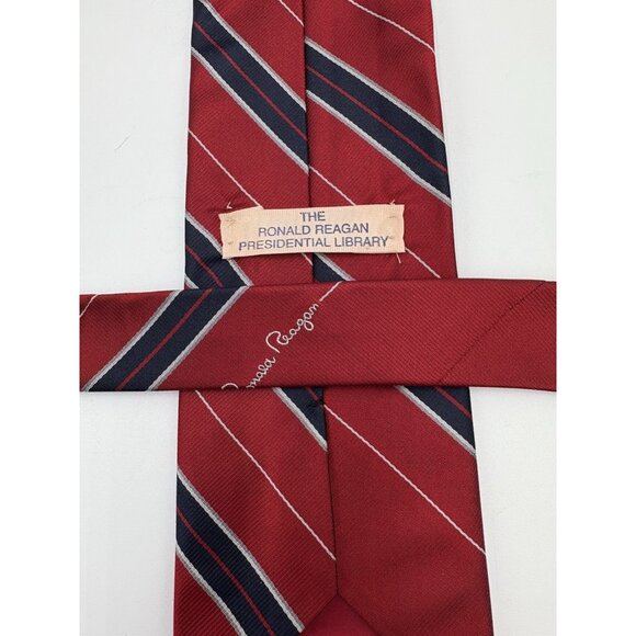 Ronald Reagan Necktie 100% Silk Signature Presidential Library Neck Tie Red Blue - Picture 3 of 8